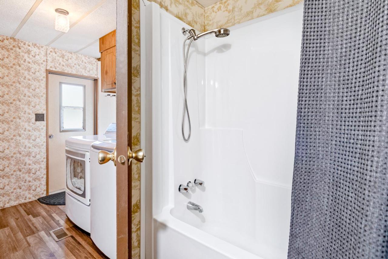 Downtown Harrison Lakefront Getaway Екстериор снимка